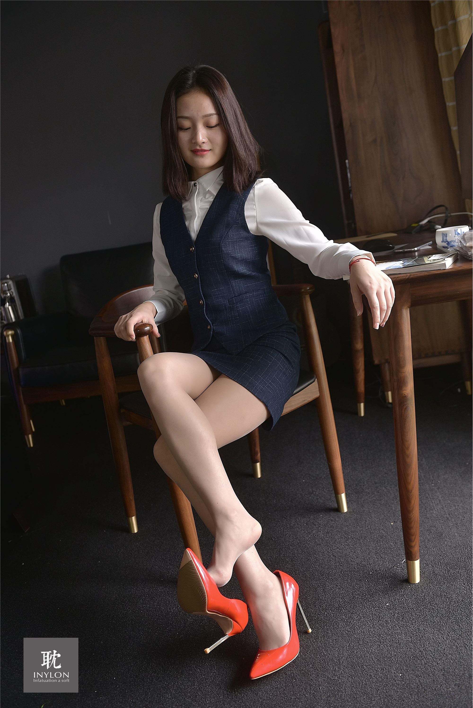 IESS异思趣向《普惠集242》- 模特：格格《主持人格格》